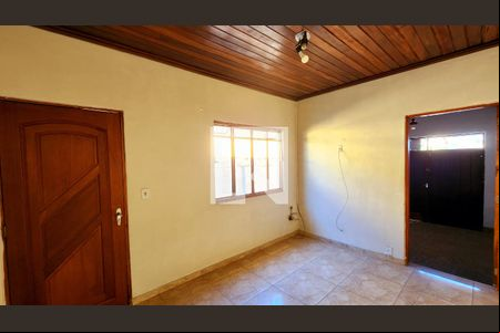 Sala de casa à venda com 2 quartos, 109m² em Vila Manfredi, Jundiaí