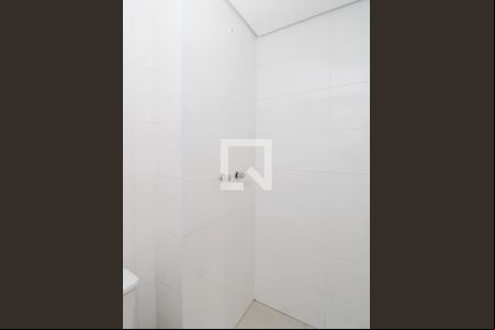 Banheiro Social de apartamento para alugar com 2 quartos, 47m² em Vila Mazzei, São Paulo