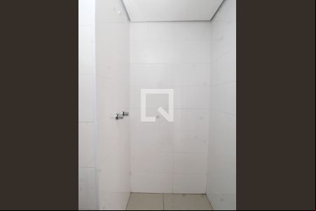 Banheiro Social de apartamento para alugar com 2 quartos, 47m² em Vila Mazzei, São Paulo