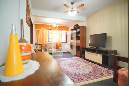 Sala de Estar de casa à venda com 4 quartos, 300m² em Vila Jardim, Porto Alegre