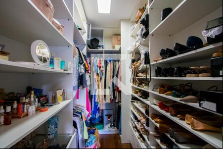Closet do quarto 1 de casa de condomínio à venda com 3 quartos, 255m² em Vila Valparaíso, Santo André