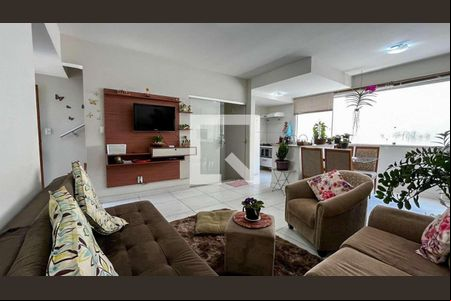 Casa à venda com 3 quartos, 152m² em Santa Efigênia, Belo Horizonte