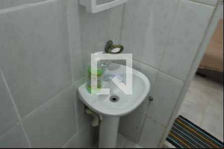 Banheiro de casa de condomínio para alugar com 1 quarto, 35m² em Pechincha, Rio de Janeiro