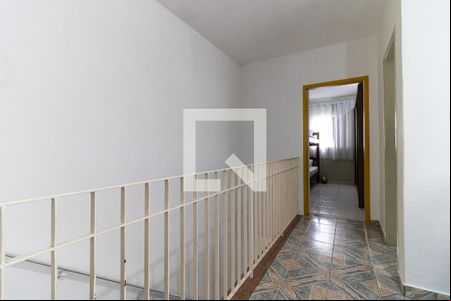 Corredor de casa à venda com 3 quartos, 100m² em Vila Liviero, São Paulo