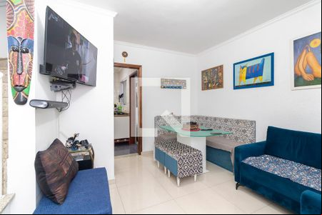 Sala de casa de condomínio à venda com 2 quartos, 65m² em Vila Carmosina, São Paulo