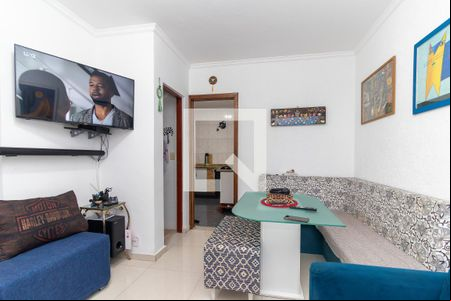 Sala de casa de condomínio à venda com 2 quartos, 65m² em Vila Carmosina, São Paulo