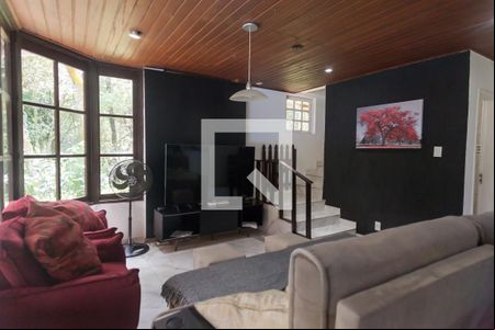 Sala de TV de casa de condomínio à venda com 3 quartos, 200m² em Retiro do Chalé (piedade do Paraopeba), Brumadinho