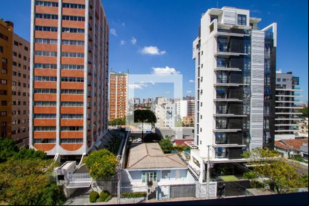 Varanda de kitnet/studio para alugar com 1 quarto, 34m² em Bigorrilho, Curitiba