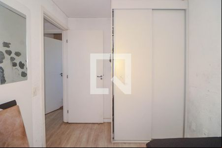 Quarto 2 de apartamento para alugar com 2 quartos, 45m² em Mário Quintana, Porto Alegre