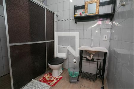 Banheiro de casa à venda com 3 quartos, 140m² em Farrapos, Porto Alegre