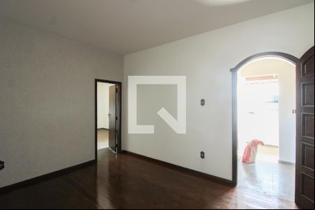 Sala de casa para alugar com 4 quartos, 280m² em Floramar, Belo Horizonte