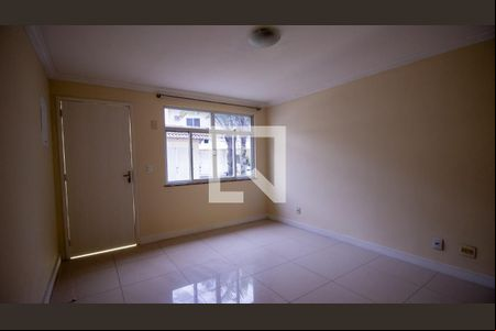 Sala de casa de condomínio para alugar com 4 quartos, 110m² em Vargem Pequena, Rio de Janeiro