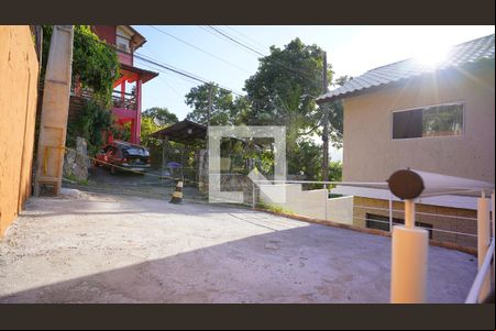 Garagem de kitnet/studio para alugar com 1 quarto, 30m² em Barra da Lagoa, Florianópolis