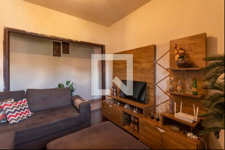 Sala 2 de casa à venda com 3 quartos, 130m² em Rio Branco, Belo Horizonte