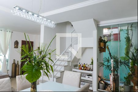 Sala de casa para alugar com 4 quartos, 140m² em Piratininga, Niterói