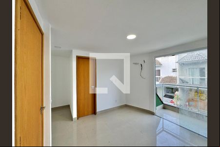 Suíte de casa de condomínio para alugar com 3 quartos, 130m² em Vargem Pequena, Rio de Janeiro