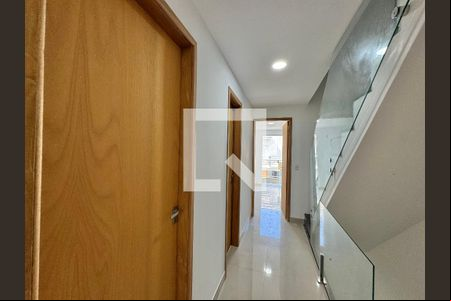 Corredor de casa de condomínio para alugar com 3 quartos, 130m² em Vargem Pequena, Rio de Janeiro