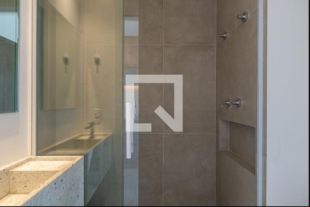 Banheiro de kitnet/studio para alugar com 1 quarto, 18m² em Bela Vista, São Paulo