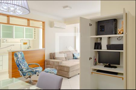 Sala (Estar + Jantar) + Escritório de apartamento para alugar com 1 quarto, 88m² em Lagoa da Conceição, Florianópolis
