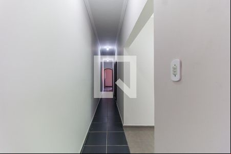 Corredor de casa para alugar com 3 quartos, 94m² em Jardim São Pedro, Mogi das Cruzes