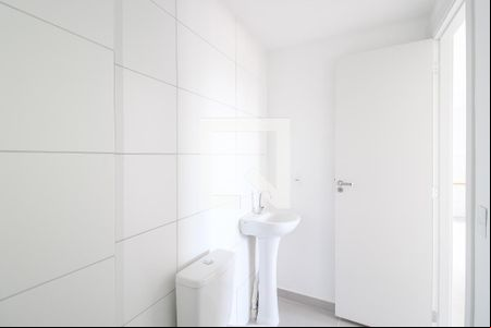 Banheiro de apartamento para alugar com 2 quartos, 45m² em Vila Assis Brasil, Mauá