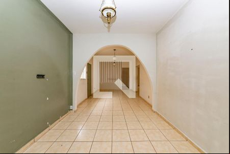 Sala de casa à venda com 3 quartos, 150m² em Caiçara-adelaide, Belo Horizonte