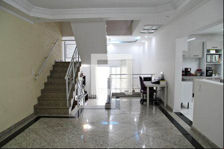 Sala de casa à venda com 3 quartos, 330m² em Parque Renato Maia, Guarulhos