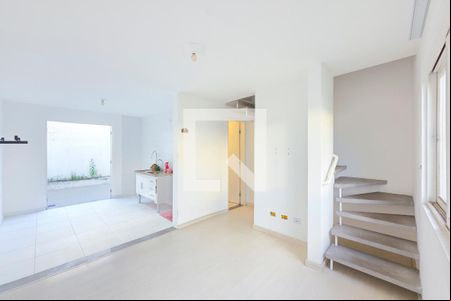 Sala de casa de condomínio para alugar com 2 quartos, 62m² em Jardim Americano, São José dos Campos