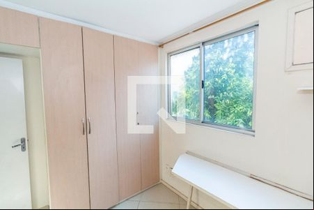 Quarto 1 de apartamento para alugar com 2 quartos, 53m² em Vila Valqueire, Rio de Janeiro