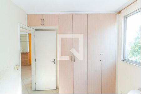Quarto 1 de apartamento para alugar com 2 quartos, 53m² em Vila Valqueire, Rio de Janeiro