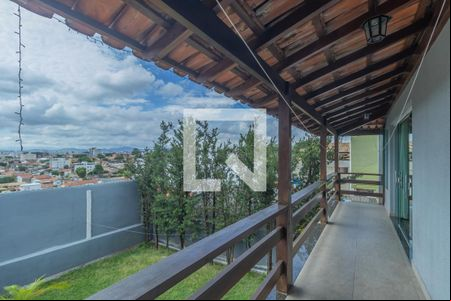 Sala Varanda de casa à venda com 3 quartos, 195m² em Santa Monica, Belo Horizonte