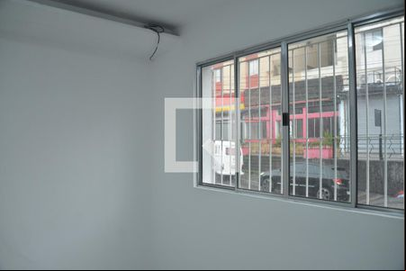 Sala de casa para alugar com 2 quartos, 80m² em Vila Santa Teresa, Santo André