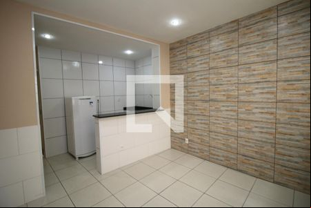 Sala de casa para alugar com 2 quartos, 65m² em Brás de Pina, Rio de Janeiro