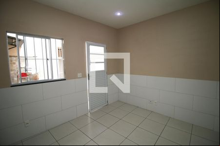 Sala de casa para alugar com 2 quartos, 65m² em Brás de Pina, Rio de Janeiro