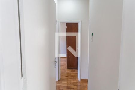 Corredor de apartamento para alugar com 3 quartos, 90m² em Funcionários, Belo Horizonte
