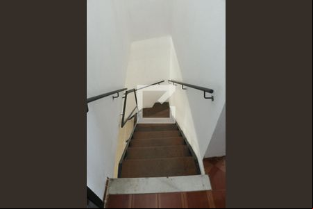 Escada para os Quartos de casa para alugar com 2 quartos, 80m² em Luz, Nova Iguaçu