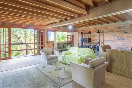 Sala de casa à venda com 4 quartos, 390m² em Vila Nova, Porto Alegre