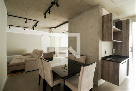 Cozinha e Área de Serviço de apartamento para alugar com 1 quarto, 70m² em Carandiru, São Paulo