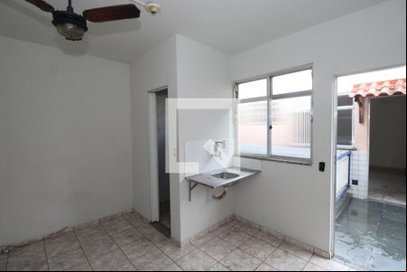 Studio de kitnet/studio para alugar com 1 quarto, 13m² em Bento Ribeiro, Rio de Janeiro