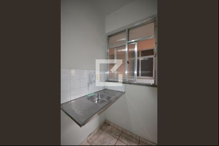 Cozinha de kitnet/studio para alugar com 0 quarto, 15m² em Bento Ribeiro, Rio de Janeiro