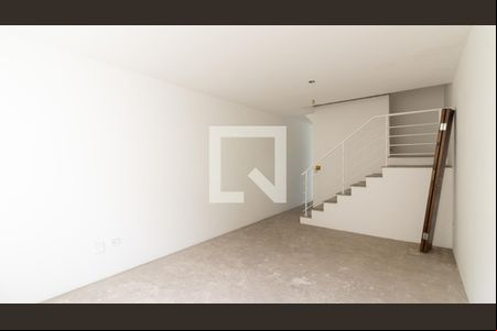 Sala de casa de condomínio à venda com 3 quartos, 112m² em Jardim Fernandes, São Paulo