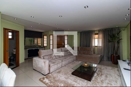 Sala de casa para alugar com 3 quartos, 330m² em Jardim Santa Mena, Guarulhos