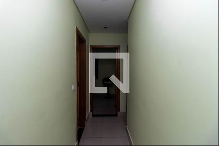 Corredor Quartos de casa para alugar com 3 quartos, 330m² em Jardim Santa Mena, Guarulhos
