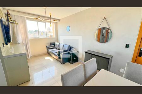 Sala de apartamento à venda com 2 quartos, 55m² em Santa Terezinha, Belo Horizonte