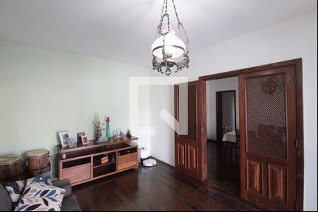 Sala de casa para alugar com 4 quartos, 246m² em Santa Amelia, Belo Horizonte