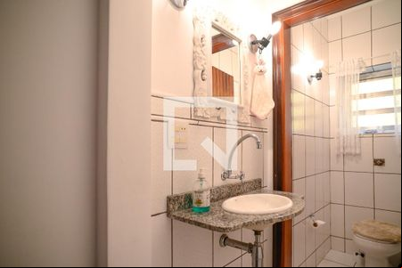 Lavabo de casa para alugar com 4 quartos, 261m² em Liberdade, São Paulo