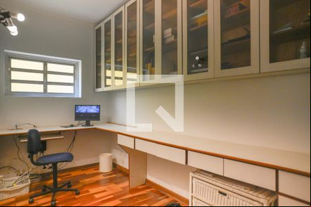 Escritório de casa para alugar com 4 quartos, 261m² em Liberdade, São Paulo