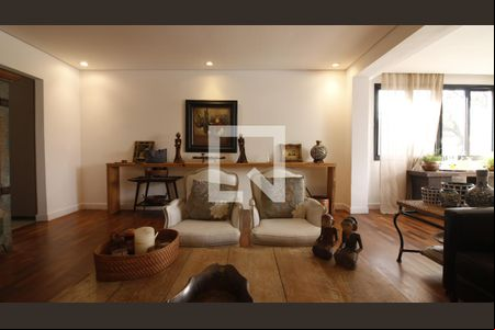 Sala de casa à venda com 3 quartos, 360m² em Indianópolis, São Paulo