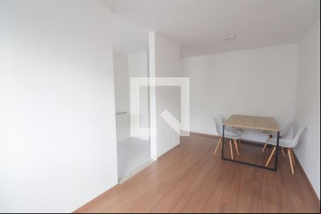 Sala de apartamento para alugar com 2 quartos, 44m² em Colubandê, São Gonçalo