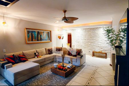 Sala de casa para alugar com 5 quartos, 600m² em Taquara, Rio de Janeiro
